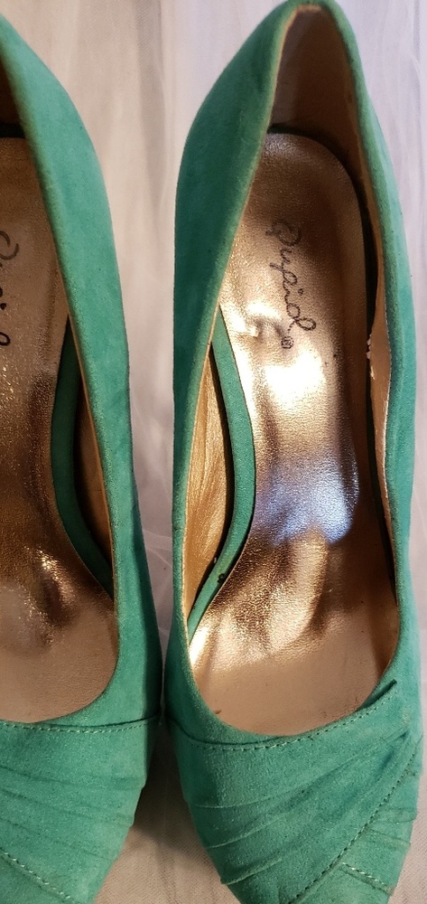 shoes - Picture 2 of 4